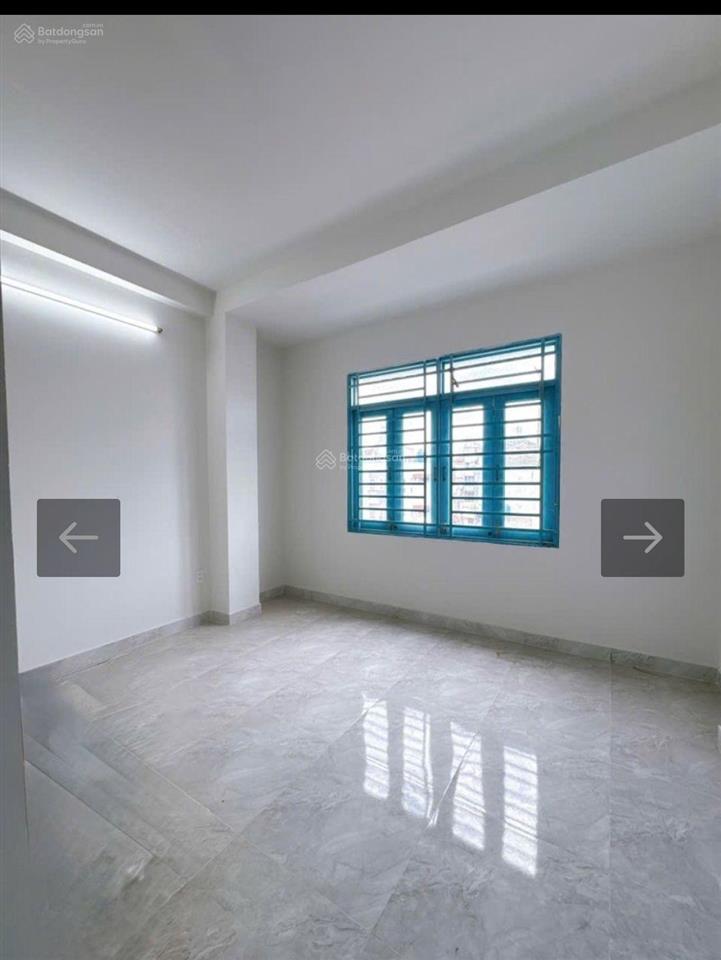 Hẻm 737 lạc long quân, nhà mới dọn vô ở liền, chỉ 7 tỷ 7 còn tl..