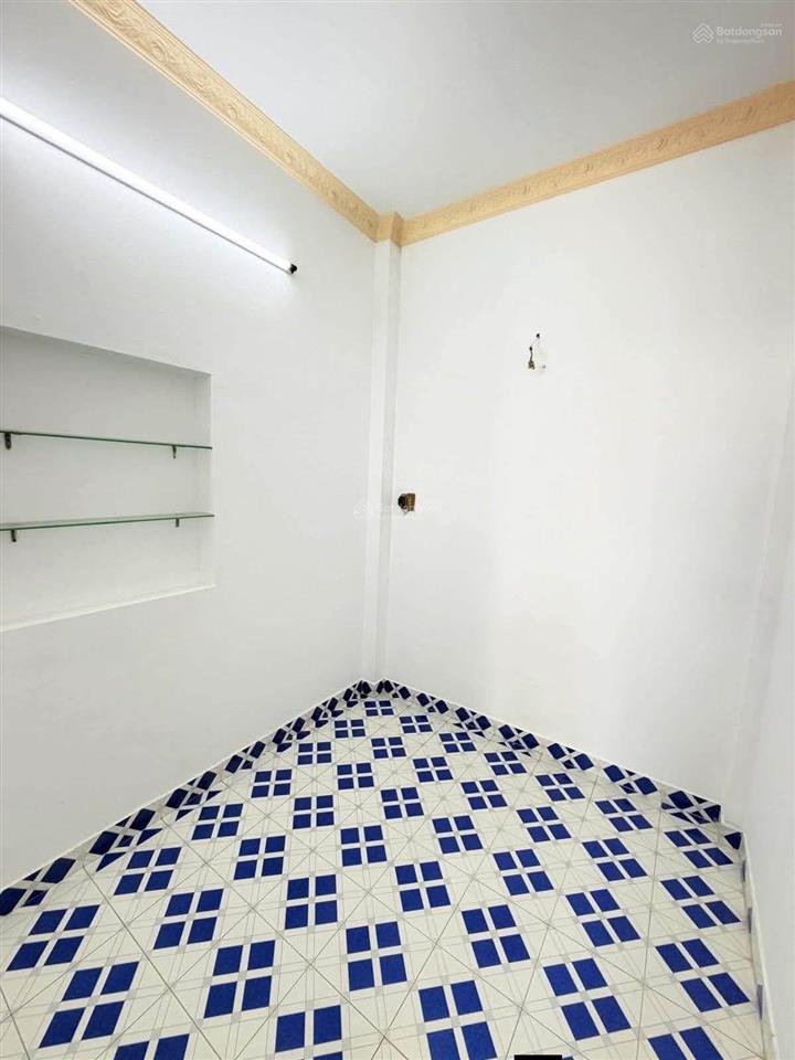 Nhà trống trần văn quang dọn vô ở liền