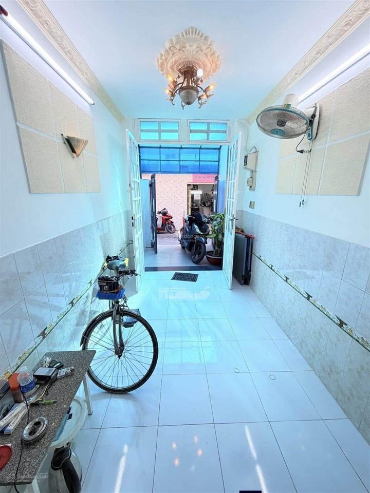 Nhà trống trần văn quang dọn vô ở liền