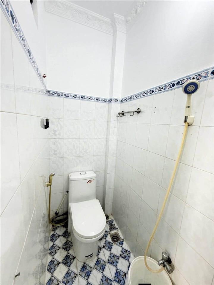 Nhà trống trần văn quang dọn vô ở liền