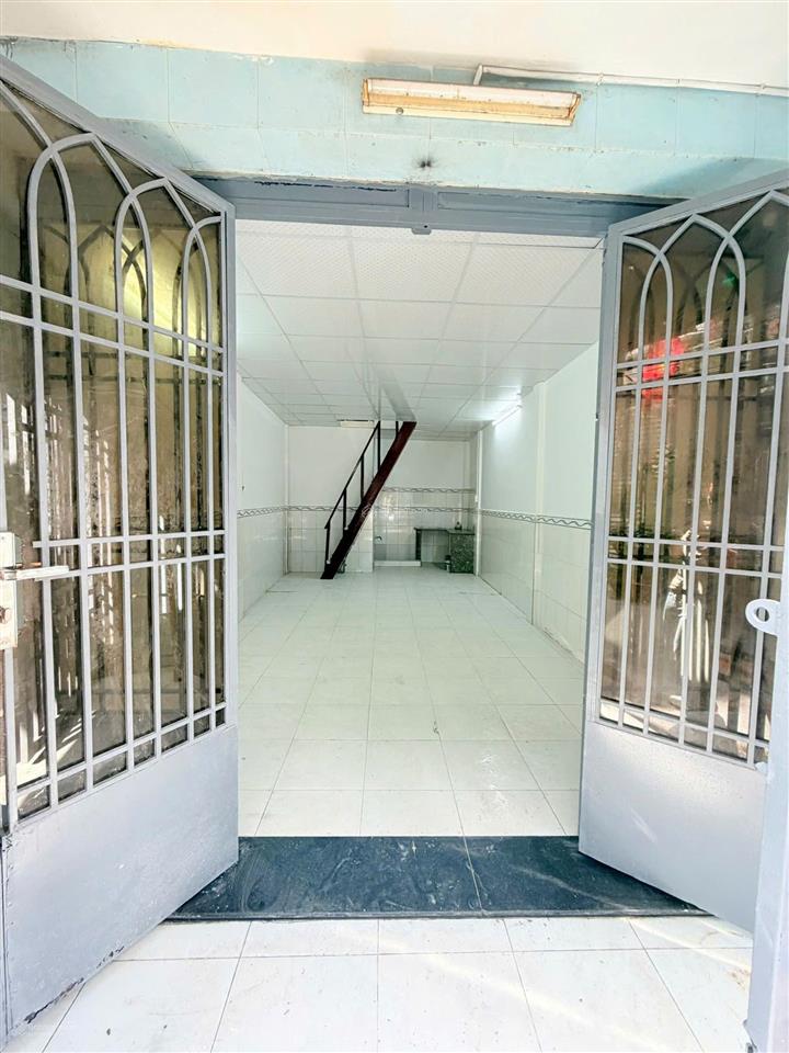 Nhà lý thường kiệt sau lưng trường học nguyễn thái bình giao thông thuận tiện đi các quận 10, 11