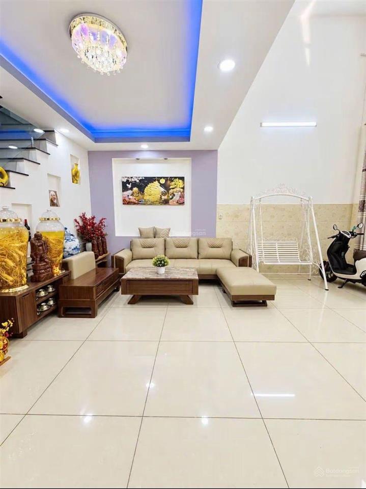 Nhà trịnh đình trọng  giáp q11
59m ngang 5,3m 3 tầng hẻm ô tô
chỉ 6,2t còn thương lượng