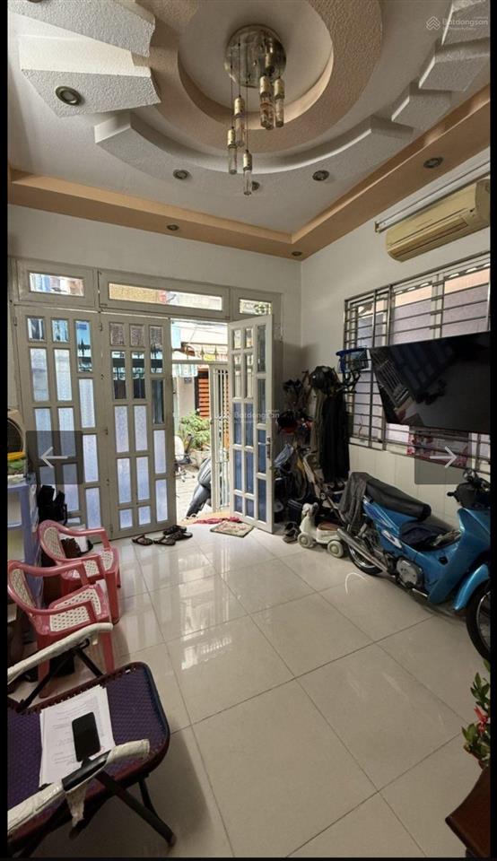 Ngay vòng xoay lê đại hành  đường 100 bình thới quận 11  hẻm chuẩn 4m  sát mặt tiền.