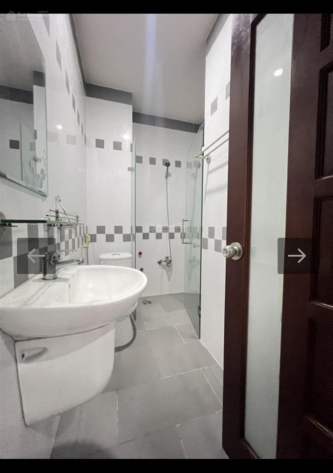 Chỉ hơn 7 đồng  nhà 5 tấm đúc khu vip cx phú thọ, lạc long quân
