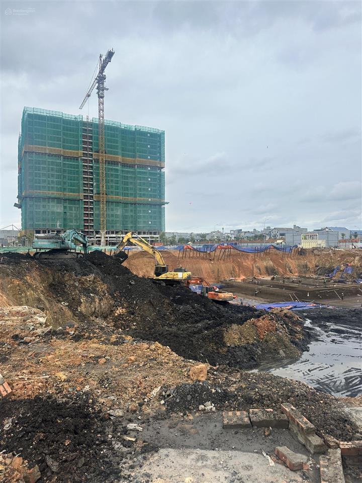 Lô sát góc đối diện công viên và toà chung cư tt03