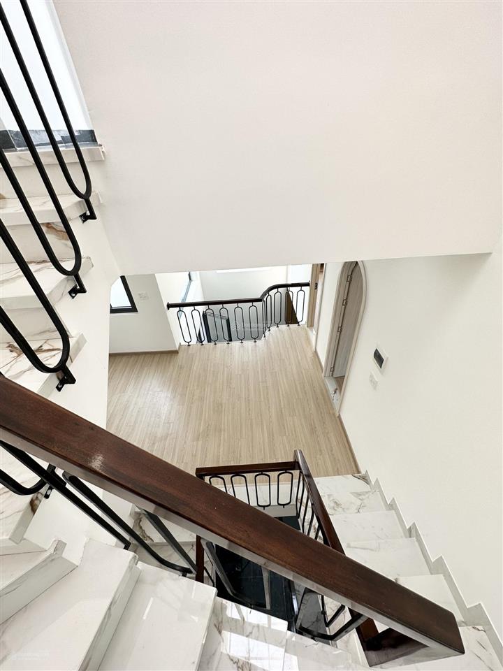 Bán nhà đổ mê 2.5 tầng, đường kiệt ô tô rộng, đường nguyễn lương bằng