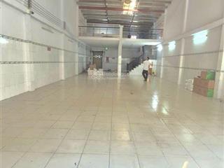 Kho xưởng nền gạch men co văn phòng gia 24 triêu