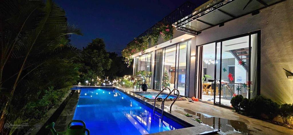 Chính chủ cần bán căn song lập góc view hồ 250m2 tại flamingo giá 18 tỷ
