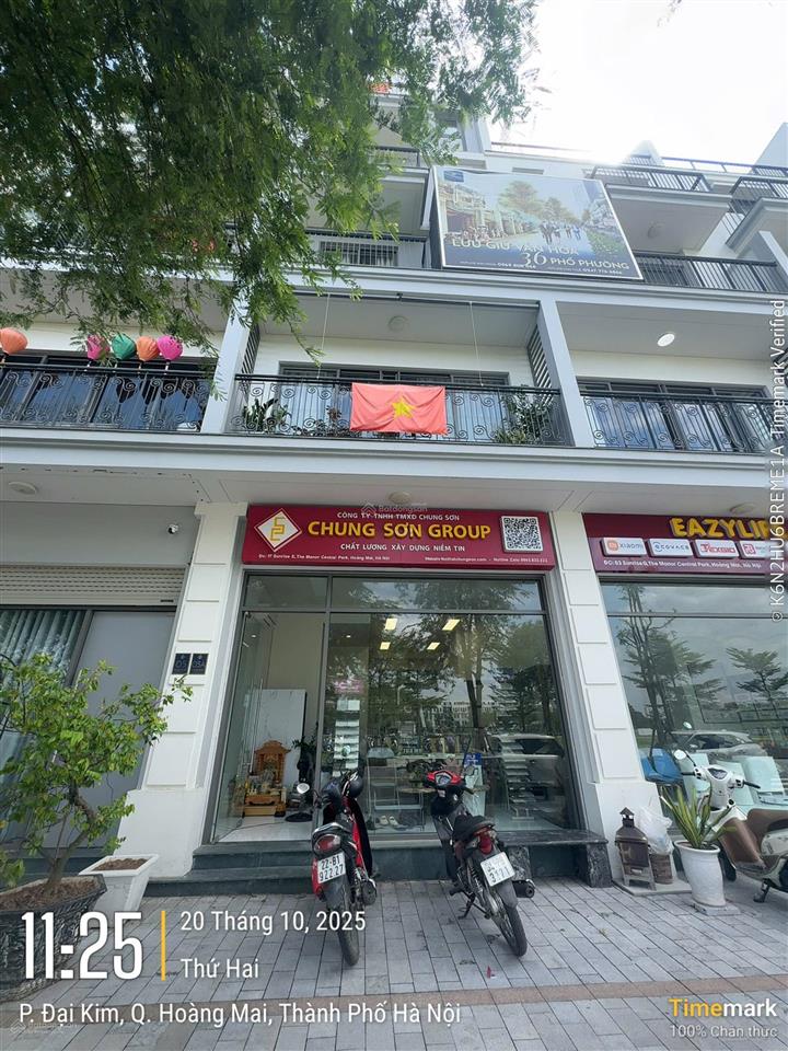 Tôi cần bán căn shophouse 75m2 mặt công viên trung tâm the manor có thang máy