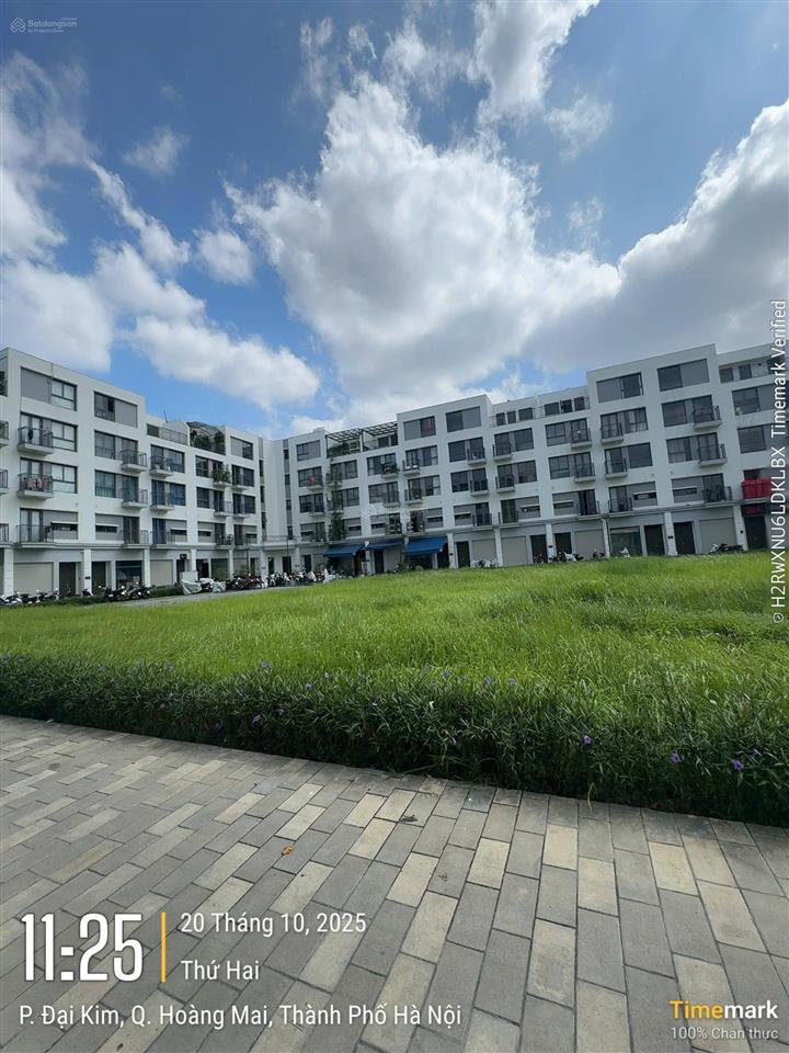 Tôi cần bán căn shophouse 75m2 mặt công viên trung tâm the manor có thang máy