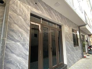 Âu cơ, tây hồ xây mới kính coong dt 35m2, 3 tầng, mt 5m. giá chào 1,65 tỷ ô tô đỗ cổng