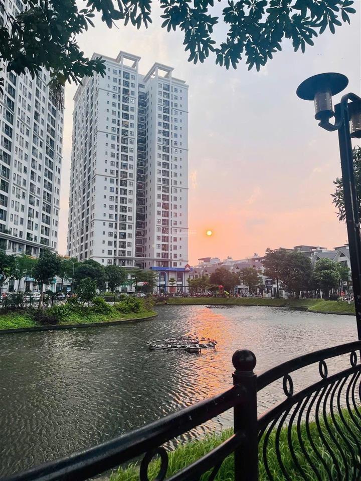 Cho thuê căn 3pn hateco, đồ đẹp, ở ngay, view hồ đẹp long lanh