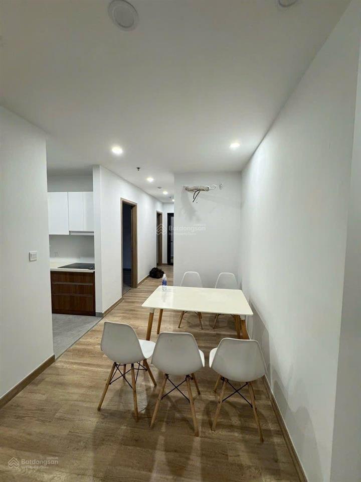 Cho thuê căn studio 35m2, khép kín, có ban công, căn hiếm có ở wisteria chỉ 6 triệu thôi