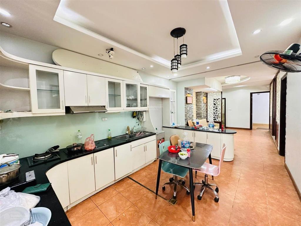 Bán chung cư 1517 ngọc khánh  136m2  3 ngủ  ban công hướng nam  tầng 17  120 triệu/m²