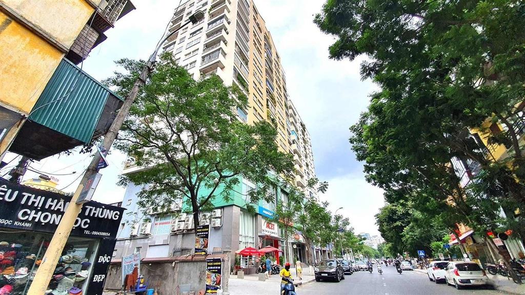 Bán chung cư 1517 ngọc khánh  136m2  3 ngủ  ban công hướng nam  tầng 17  120 triệu/m²
