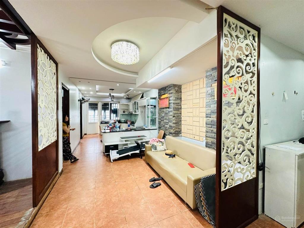 Bán chung cư 1517 ngọc khánh  136m2  3 ngủ  ban công hướng nam  tầng 17  120 triệu/m²
