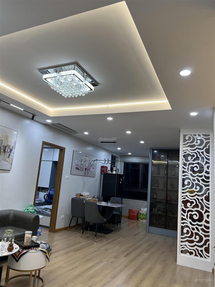 Chung cư số 6 đội nhân. nhà mới, đẹp. full đủ nội thất