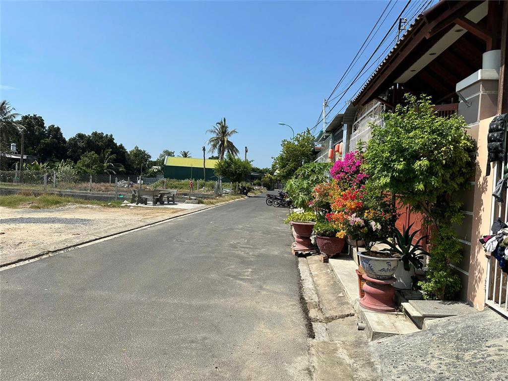 Chính chủ bán đất 93,6m² tổ dân phố thuận lợi, tp cam ranh