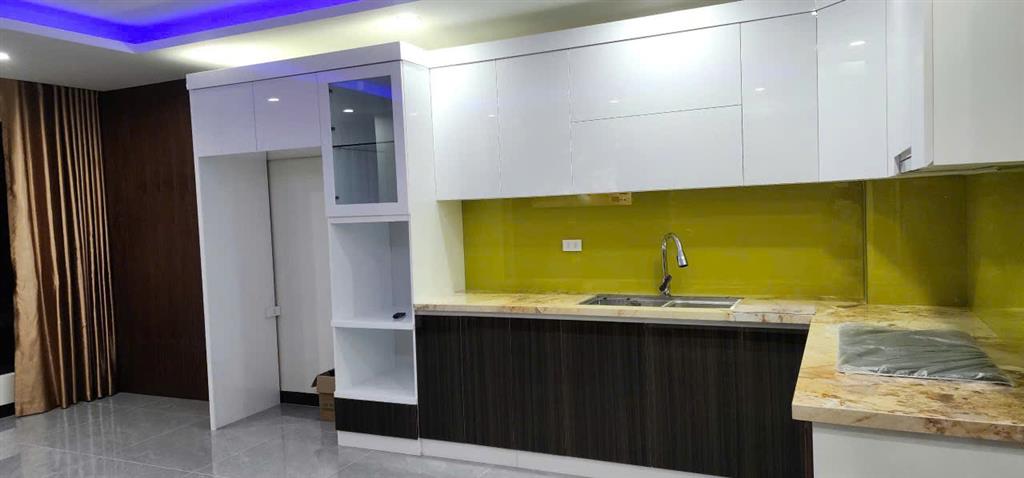 Bán tòa nhà lô góc 3 mặt tiền- 7 tầng thang máy đối diện đh hà nội