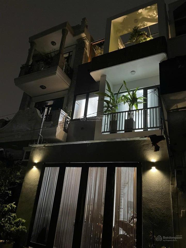 Chính chủ bán nhà HXH, sổ hồng, 79m2, 3 tầng (3 PN + p.thờ + sân thượng + NLMT) trệt làm