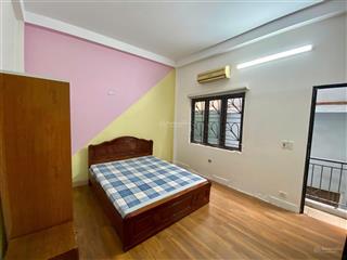 Cho thuê nhà nguyên căn 40m2 x 3 tầng, 1 tum đối diện royal city (nguyễn trãi)