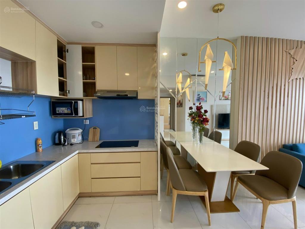 Sunrise city view full nội thất 2pn 2wc đang trống vào liền được, giá 19triệu miễn phí quản lý