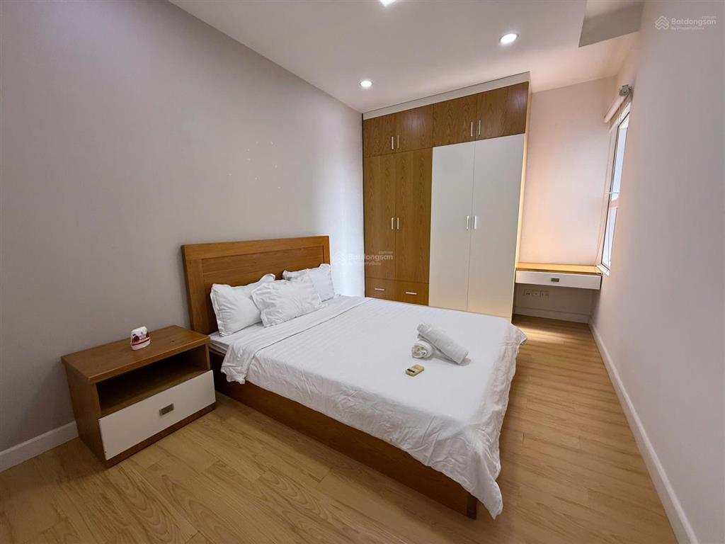 Sunrise city 76m 2pn đầy đủ nội thất vào được liền, giá chỉ 18tr/tháng