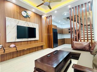 Hoa lâm  long biên 31,6m2, 5 tầng, ô tô đỗ cổng, nhà mới tinh, nội thất đầy đủ ở ngay giá 6tỷ xíu