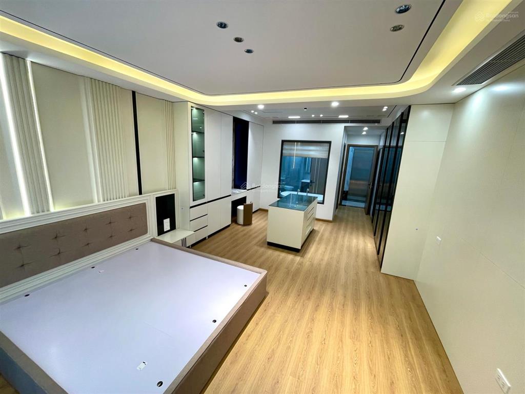 Siêu hiếm bồ đề 43.6m, 5 tầng thang máy gara ô tô, ở ngay giá 13.x tỷ có gia lộc