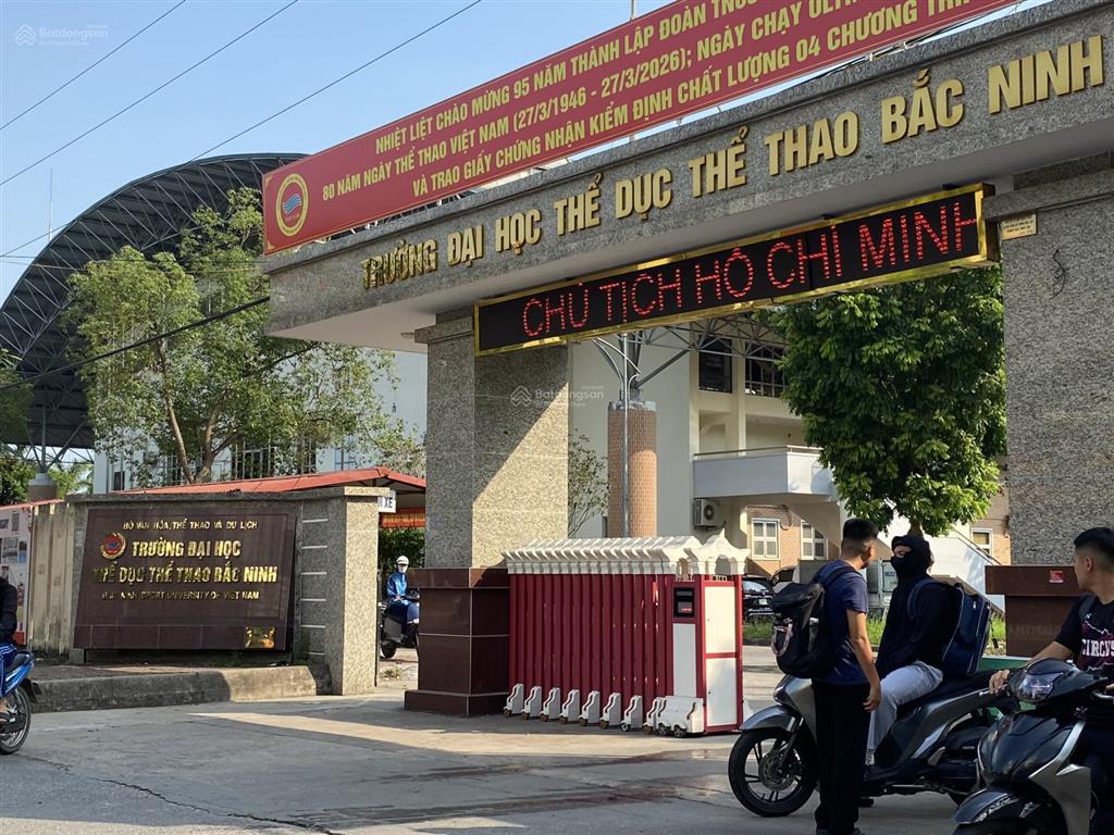 Bán nhà đồng nguyên từ sơn 95m2, 4 tầng khu phân lô , gần truòng đhtd ,kinh doanh sầm uất giá 9.**