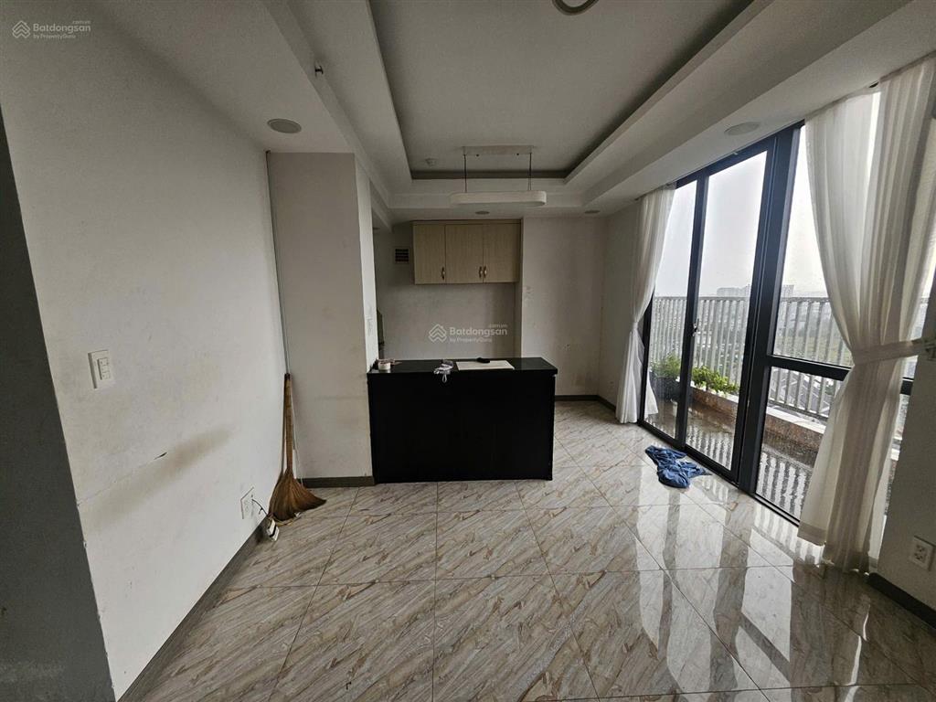A họ e cần cho thuê penhouse sky9 3pn+2wc ntcb siêu rẻ 12tr ban công view đẹp mát cả ngày