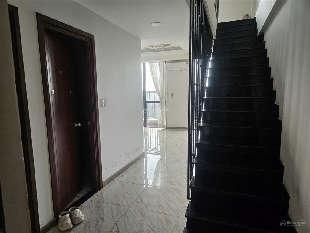 A họ e cần cho thuê penhouse sky9 3pn+2wc ntcb siêu rẻ 12tr ban công view đẹp mát cả ngày