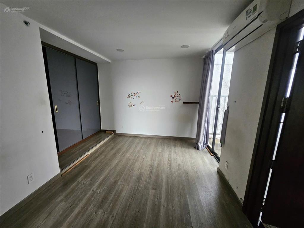 A họ e cần cho thuê penhouse sky9 3pn+2wc ntcb siêu rẻ 12tr ban công view đẹp mát cả ngày