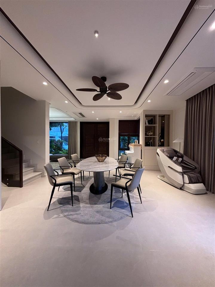 [80tr] cho thuê biệt thự villa park, q9 4pn+4wc full nội thất cao cấp bao đẹp xịn xò siêu rộng