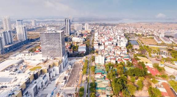 Bán mặt phố lạc long quân vị trí rất đẹp dt 95m2 phù hợp mọi loại hình kinh doanh. sđcc