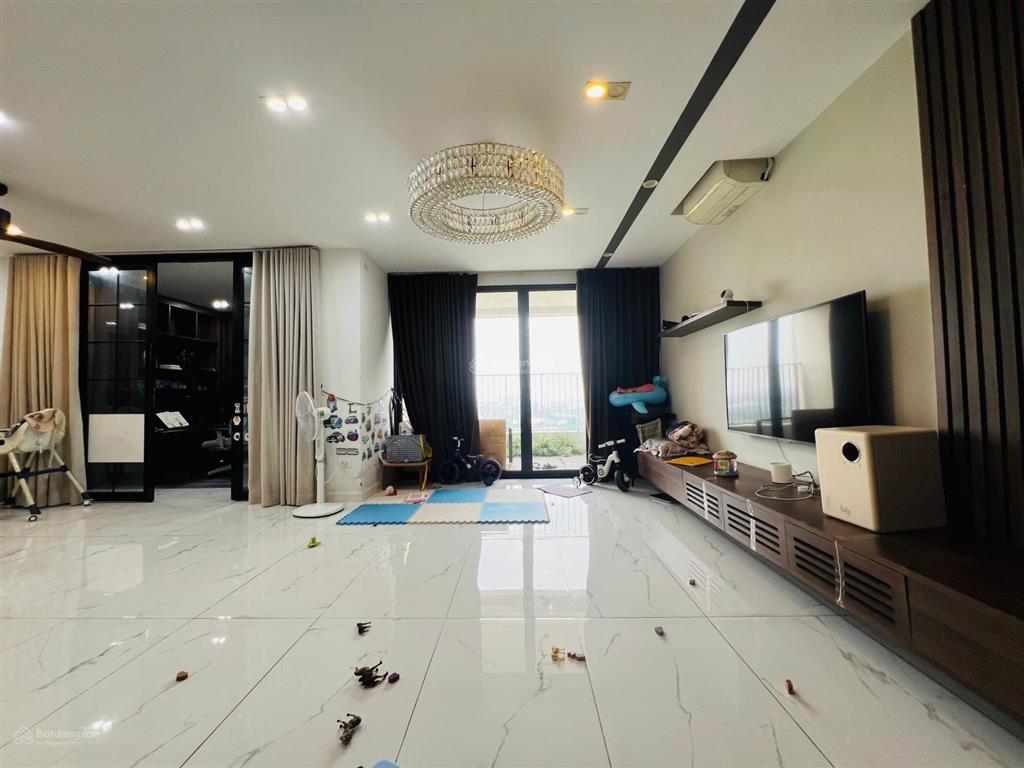 Chính chủ cho thuê căn hộ nội thất đầy đủ cao cấp dt 129m2 3pn, 2wc