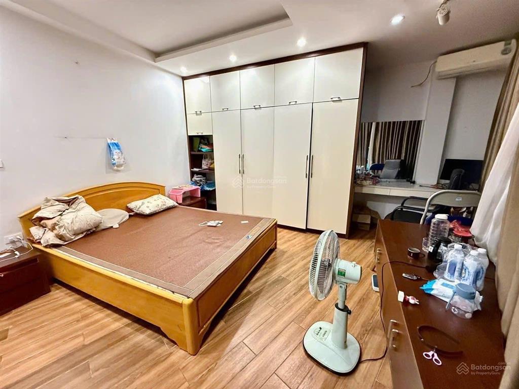 Giảm hơn 3 tỷ cần tiền bán nhanh  nhà tại phố nguyễn chánh  ngay trần duy hưng  trung kính