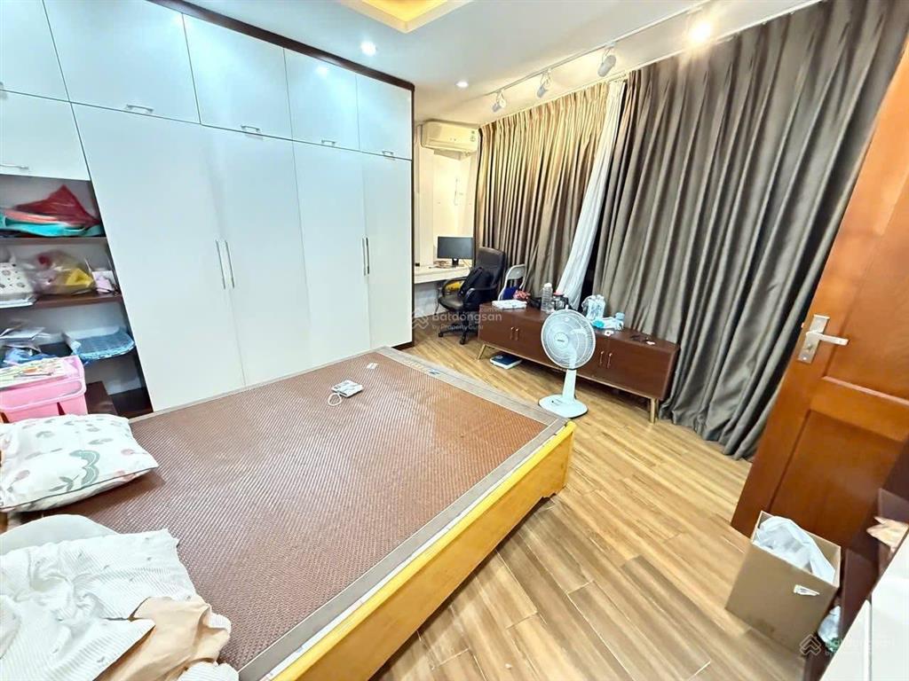 Giảm hơn 3 tỷ cần tiền bán nhanh  nhà tại phố nguyễn chánh  ngay trần duy hưng  trung kính