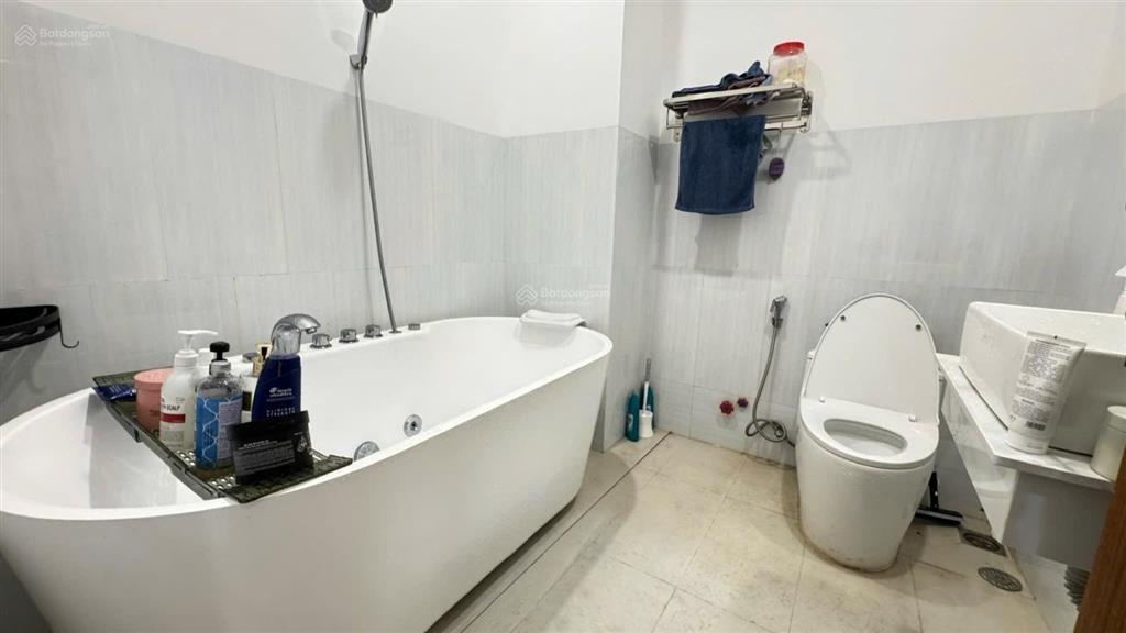Chị gái gửi bán nhà 4 tầng hoàn công vĩnh thái tp nha trang