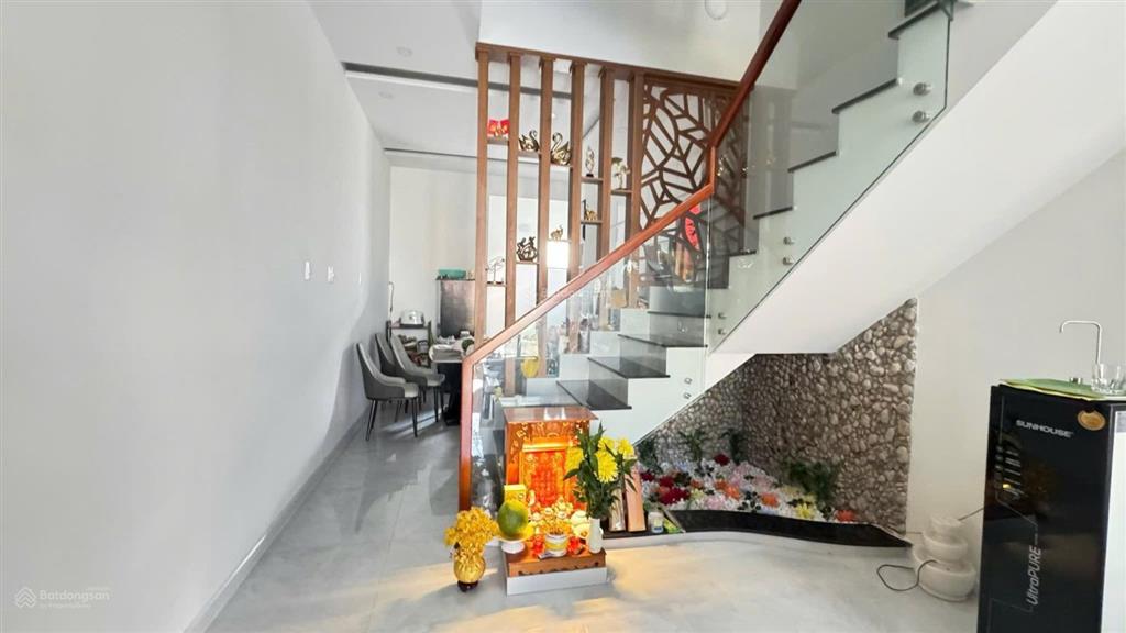 Chị gái gửi bán nhà 4 tầng hoàn công vĩnh thái tp nha trang