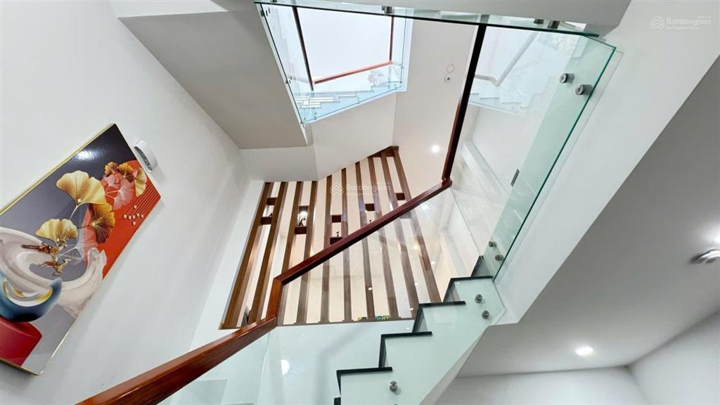 Chị gái gửi bán nhà 4 tầng hoàn công vĩnh thái tp nha trang