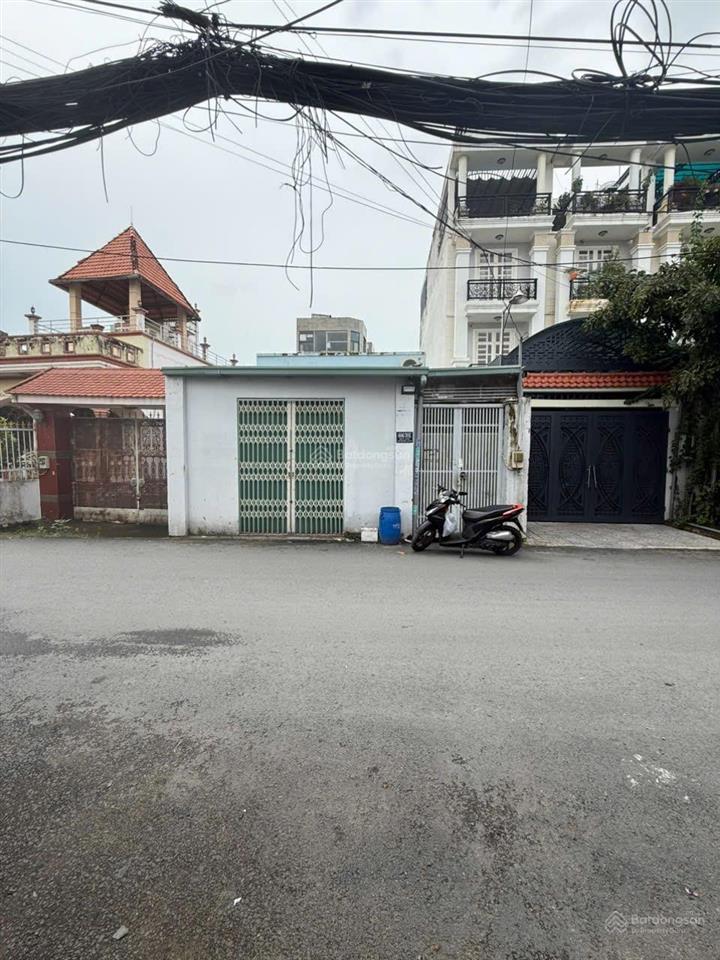 11 tỷ bán đất mt kinh doanh hiệp bình phước. thủ đức đối diện vạn phúc 120 m2 ngang. 6.51m