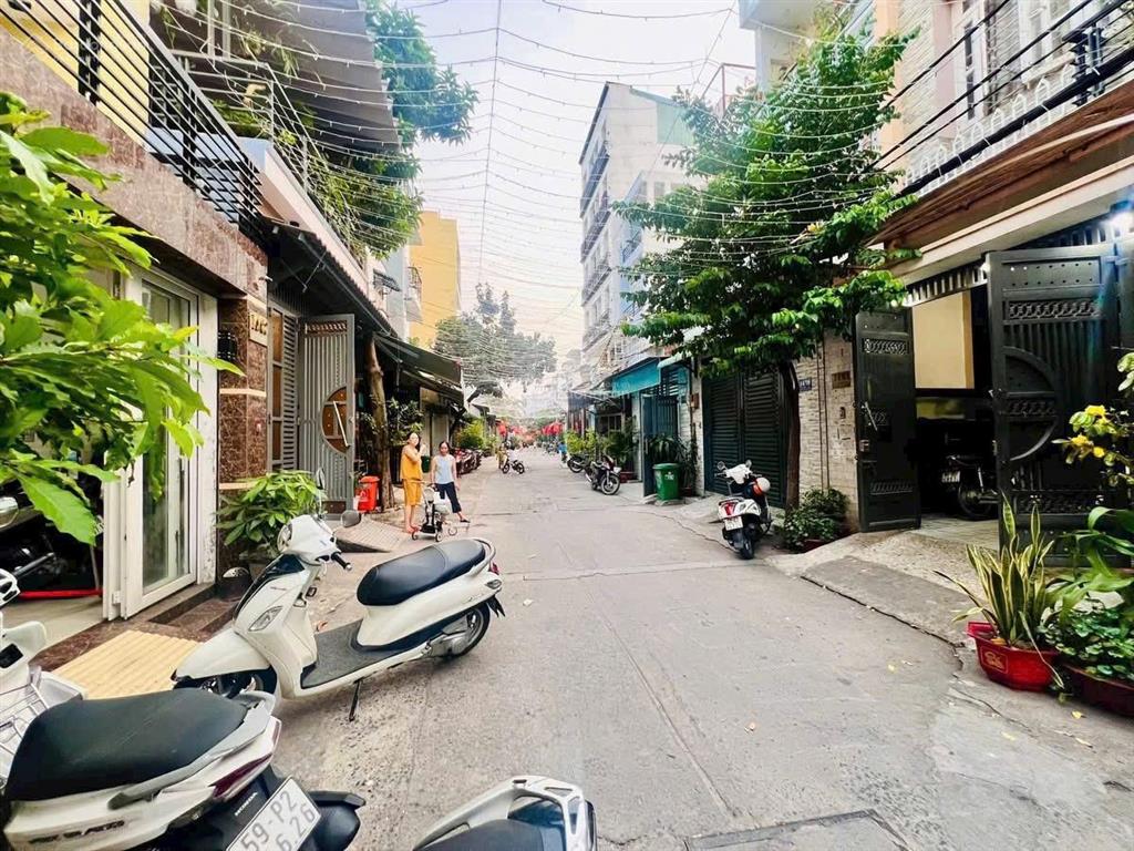 5,8 tỷ nguyễn cửu vân phường 17 bình thạnh, gần vinhomes điện biên phủ,quận 1 36m2 x 2 tầng