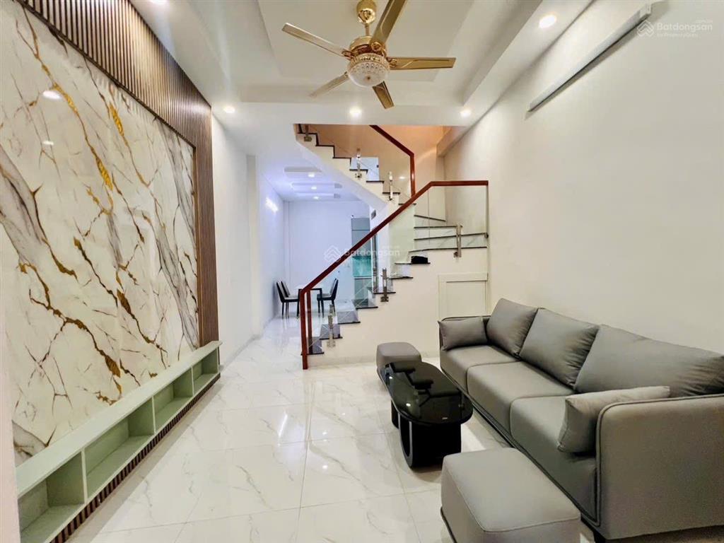 5,8 tỷ nguyễn cửu vân phường 17 bình thạnh, gần vinhomes điện biên phủ,quận 1 36m2 x 2 tầng