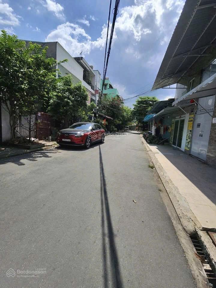 10,8 tỷ lô này siêu đẹp  đường số 6, chợ bình triệu, p. hiệp bình chánh dt 6x18m  108m2