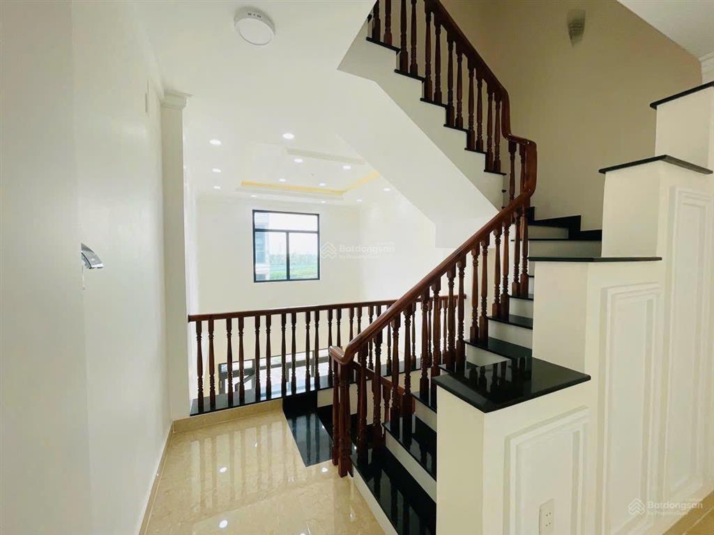 7,8 tỷ nhà 4 tầng đường 9m thông view sông kề vạn phúc hiệp bình phước thủ đức sát quốc lộ 13