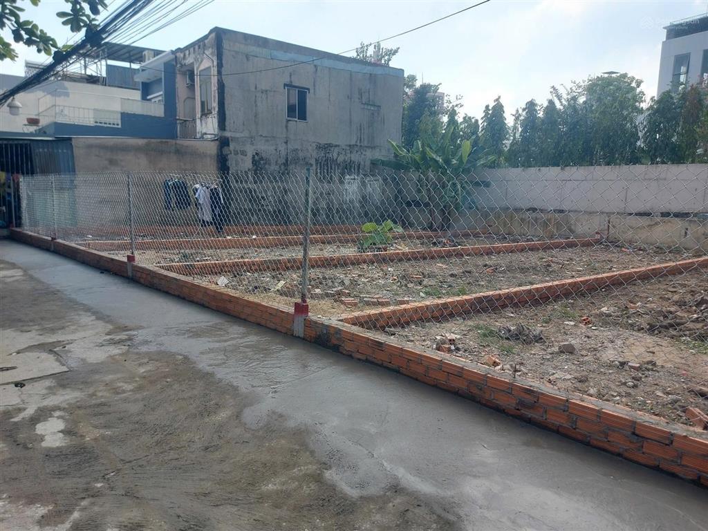 Chỉ nhỉnh 5 tỷ bán đất tại đường 6, hiệp bình phước. đối diện cổng vạn phúc 78 m2, 5,6 tỷ tl mạnh