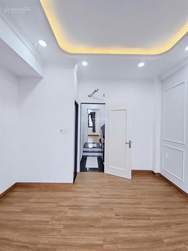 8,7 tỷ nhà mới 5 tầng sát vạn phúc city hiệp bình phước ô tô vào nhà 4 x 13 (52m²)