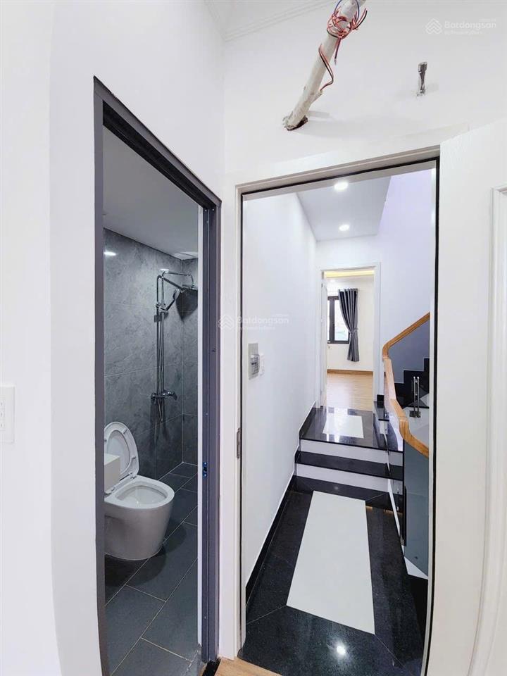 8,7 tỷ nhà mới 5 tầng sát vạn phúc city hiệp bình phước ô tô vào nhà 4 x 13 (52m²)
