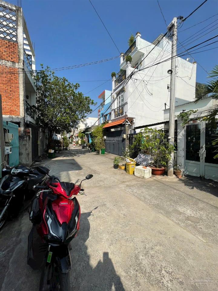 5,1 tỷ. đừờng số 2 hiệp bình phước nhà c4 82m2 đối diện vạn phúc 4x20.5 = 82m2